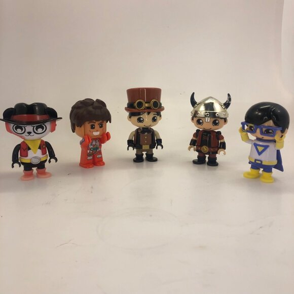 Lot Of Mixed Character Figures & Toys Including Mickey Mouse Doc McStuffins Mini - Picture 4 of 11